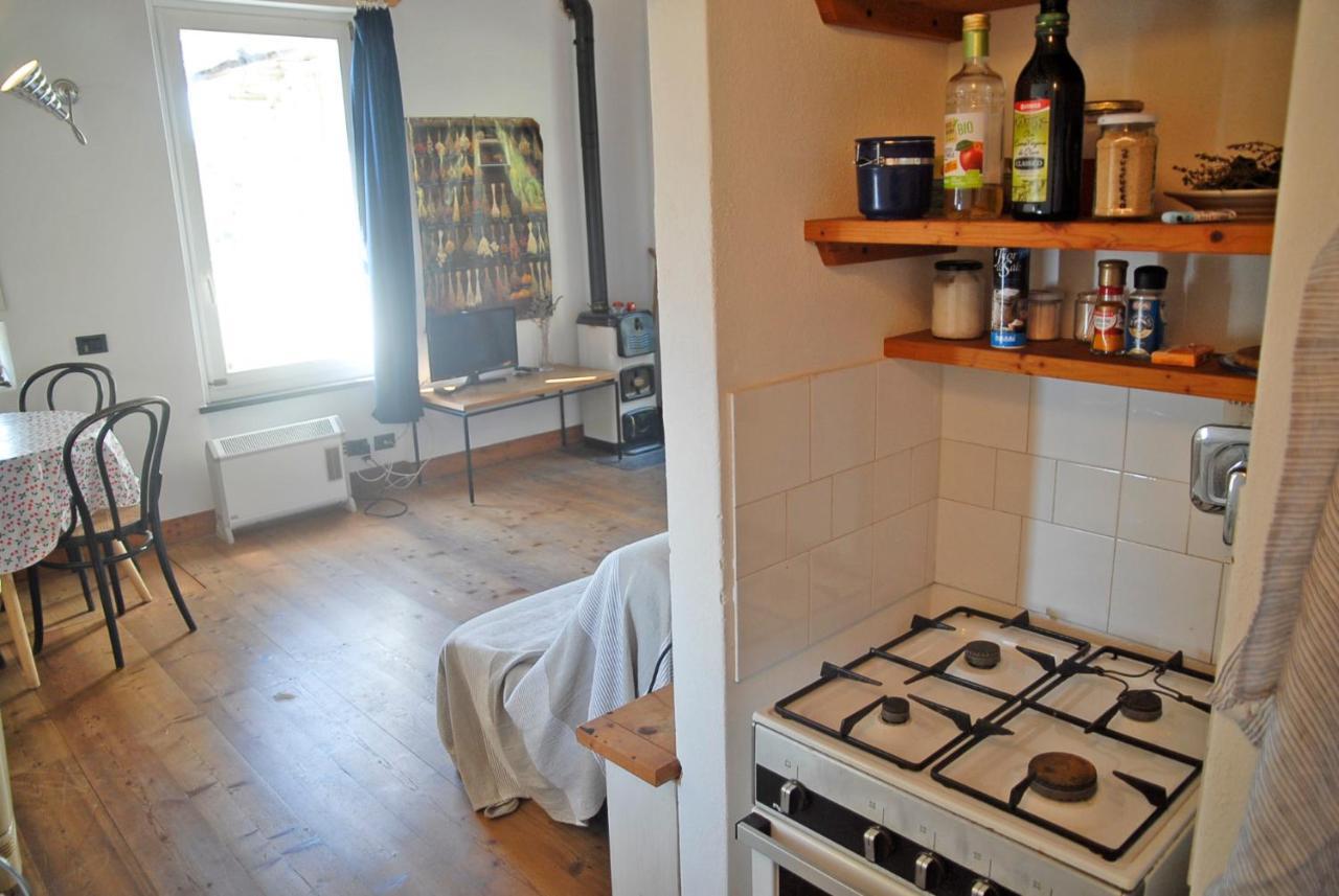 Cottage La Torre Del Pittore 博纳索拉 外观 照片